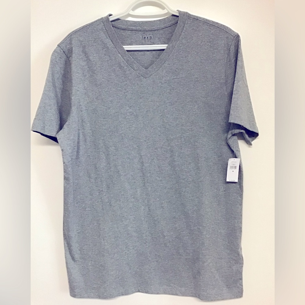 NWT Gap Men’s T-shirt Size Med Grey